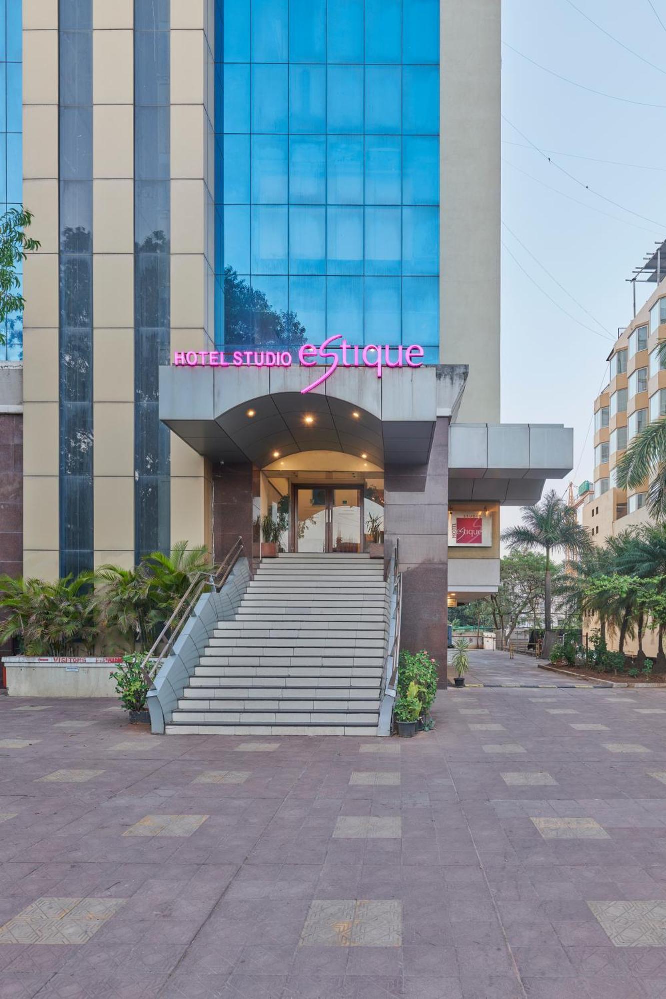 โฮเทล สตูดิโอ เอสติค Hotel ปูเน่ ภายนอก รูปภาพ
